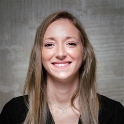 Lauren Volko Headshot